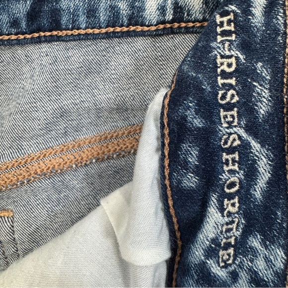 American Eagle Hi-Rise Shortie Shorts Size 4 NE(X)T Level Stretch Distressed - Picture 5 of 7